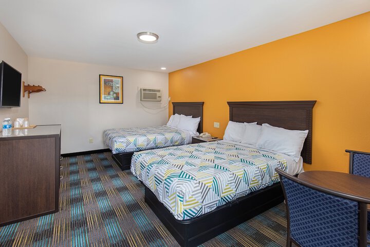 Room 7 of 16