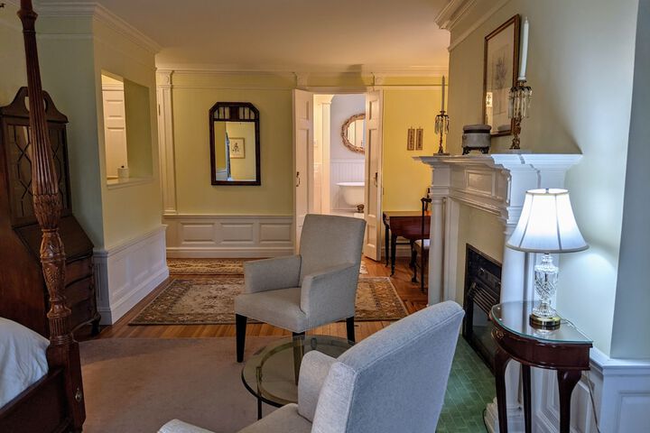 Room 53 of 239