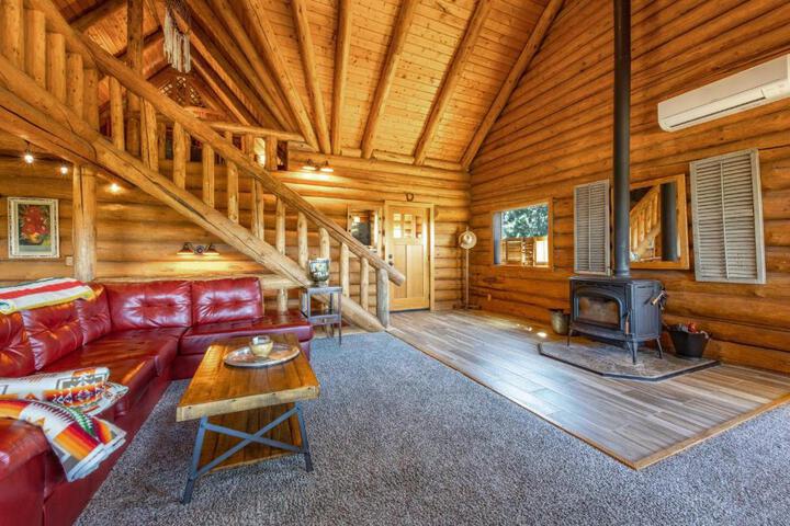 Rowland Log Cabin