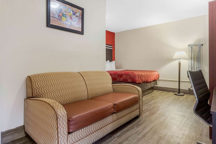 Room 10 of 31