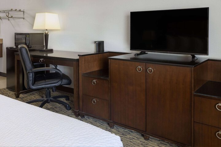 Room 15 of 22