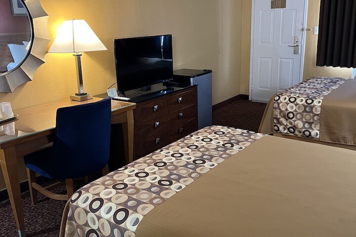Room 15 of 15