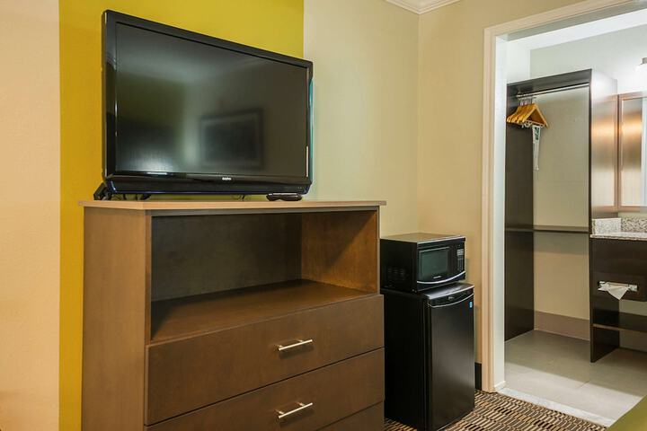 Room 18 of 34