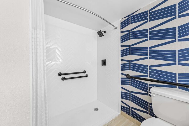 Room 10 of 25