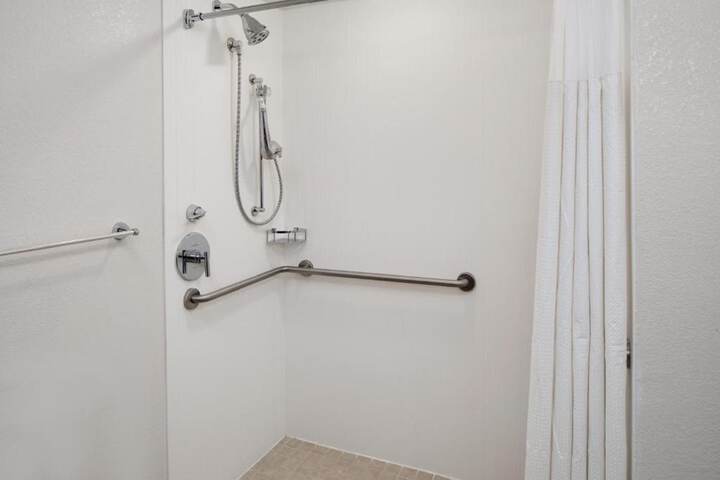 Courtyard by Marriott Pittsburgh West Homestead / Waterfront