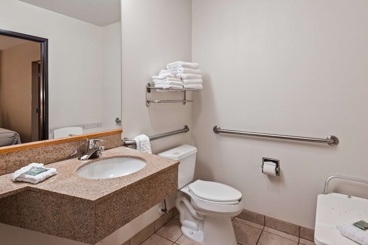 Best Western Golden Spike Inn & Suites