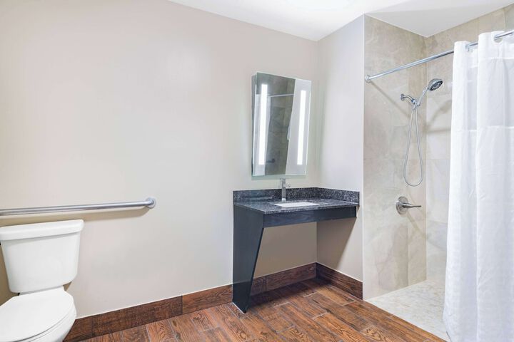 Room 15 of 26