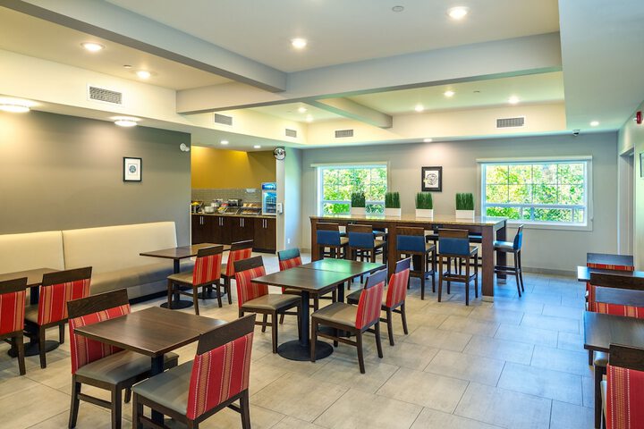 Comfort Inn & Suites