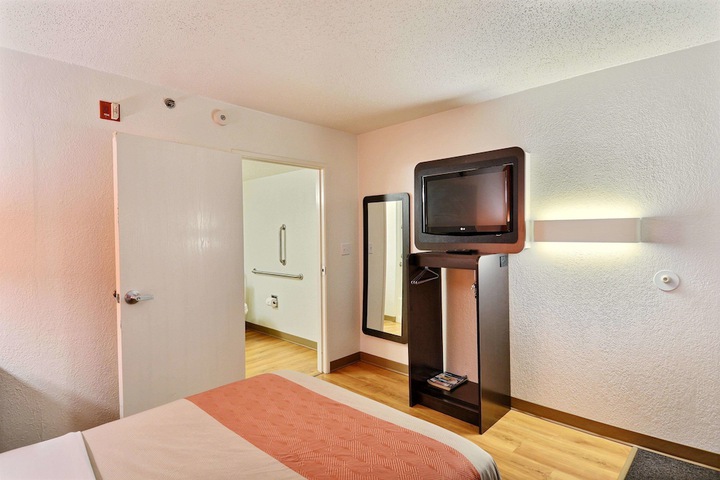 Room 25 of 30