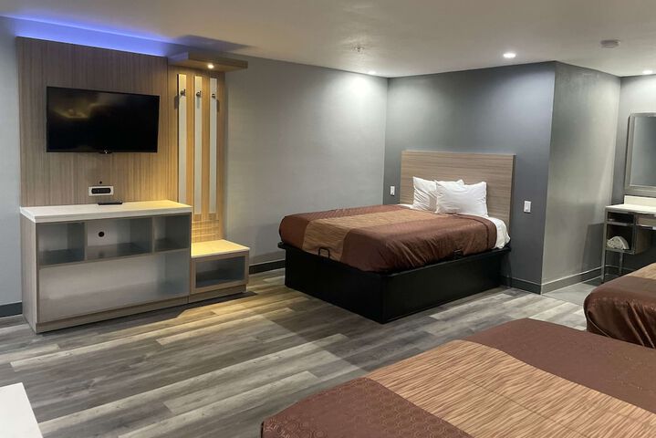 Room 30 of 73