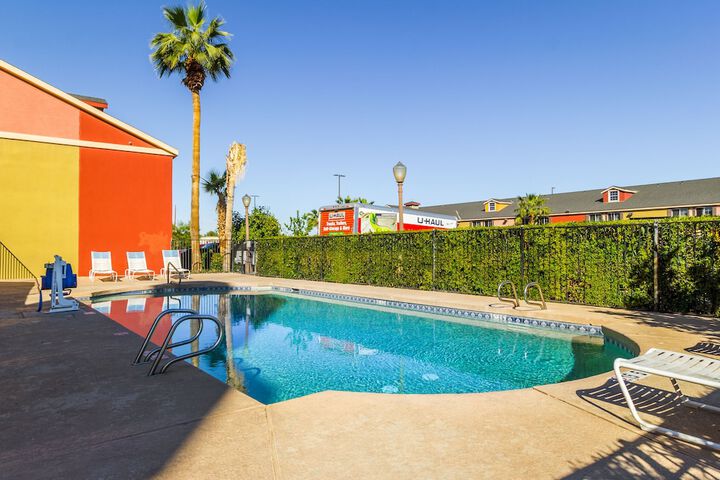 Pool 7 of 29