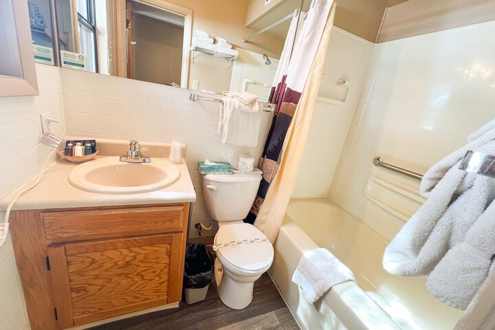Room 105 of 261