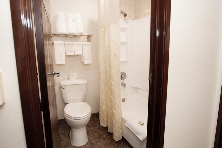 Room 25 of 46