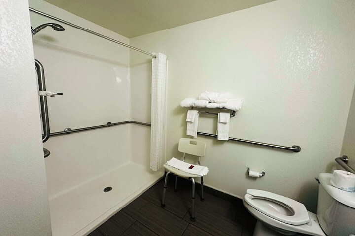 Room 11 of 20