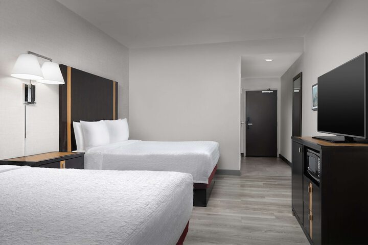 Room 27 of 34