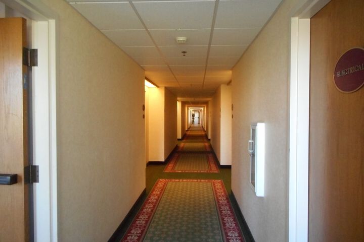 Ballroom/Hall 14 of 15