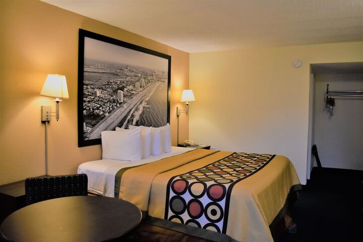 Room 9 of 22