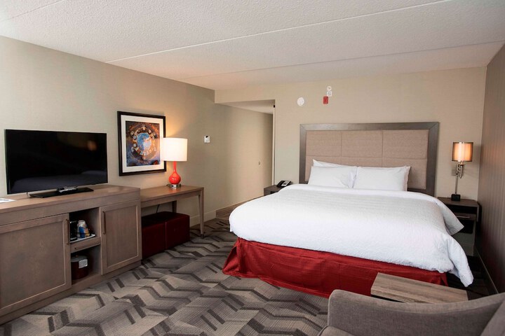 Hampton Inn & Suites by Hilton Thunder Bay