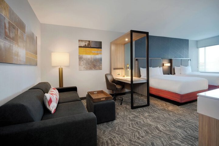 Room 12 of 27