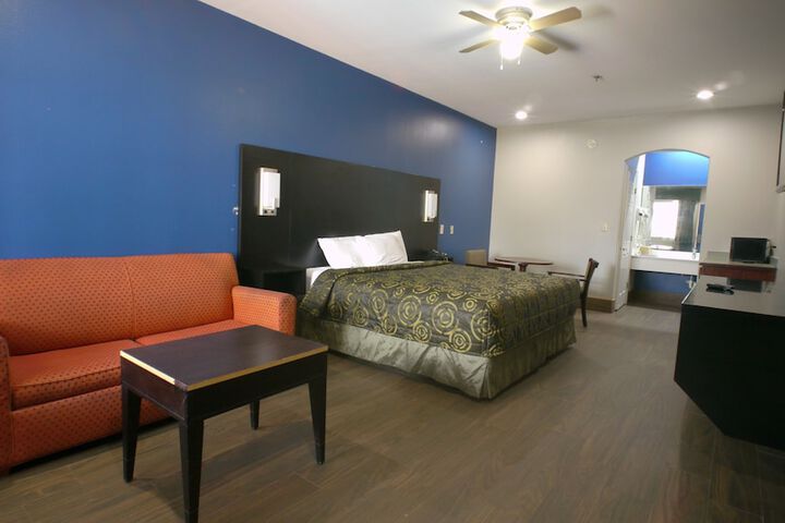 Room 10 of 20
