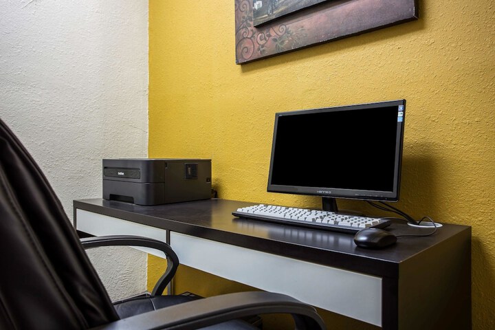 Business Center 43 of 43