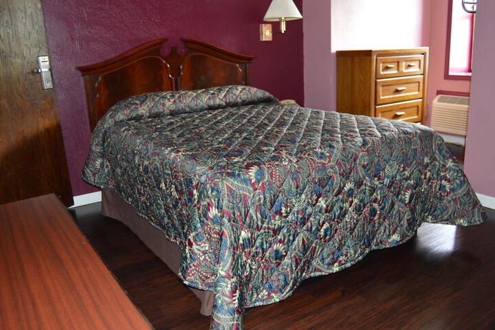 Budget Inn of Claypool Hill