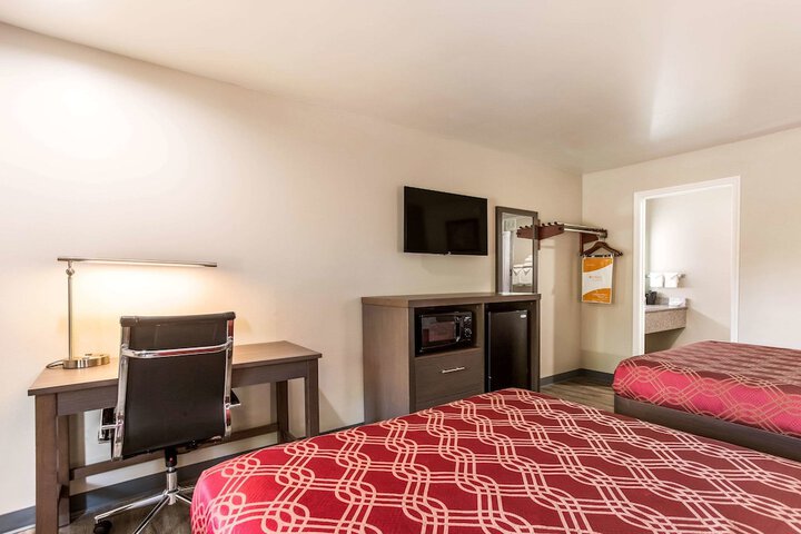 Room 14 of 36