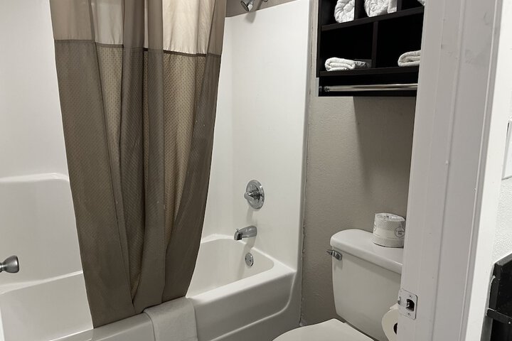 Room 5 of 7