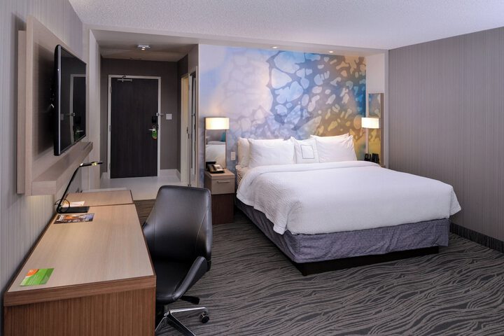 Room 17 of 34