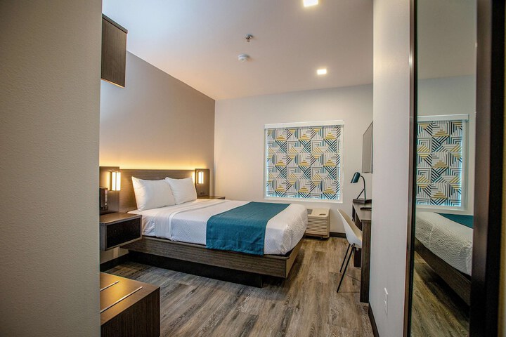 Room 36 of 40