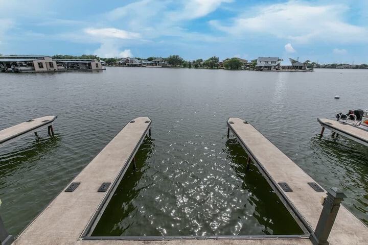Cape Terrace Waterfront Oasis