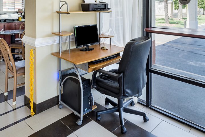 Business Center 14 of 14