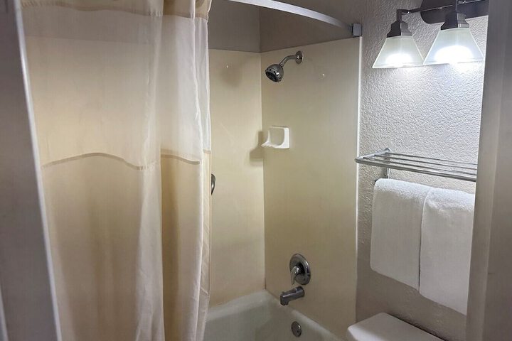 Room 46 of 79