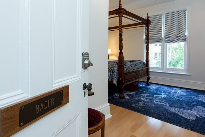 Room 25 of 46