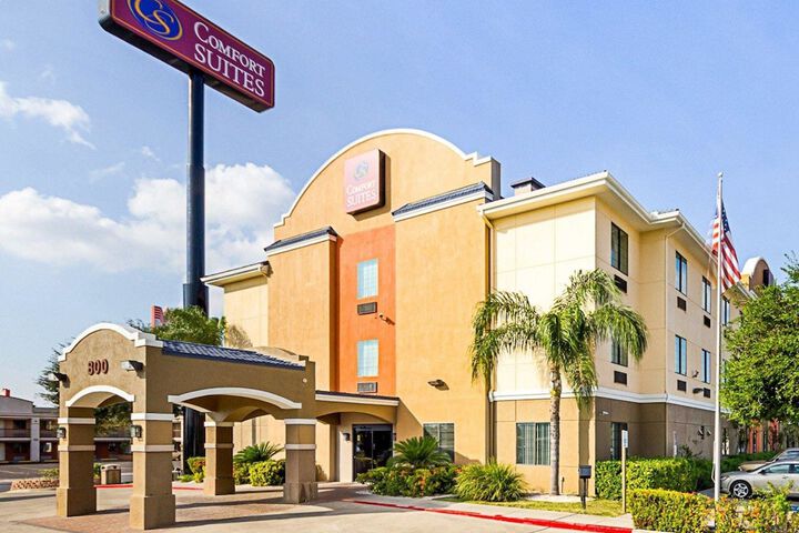 Hotel 2 of 32