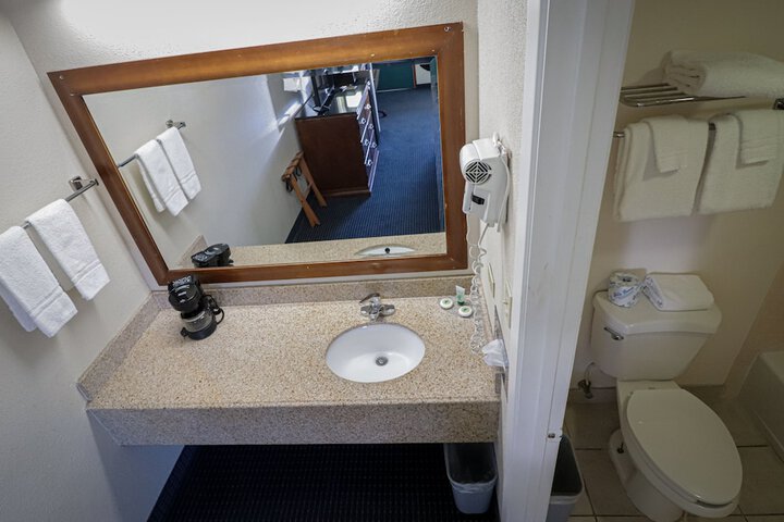 Room 30 of 38