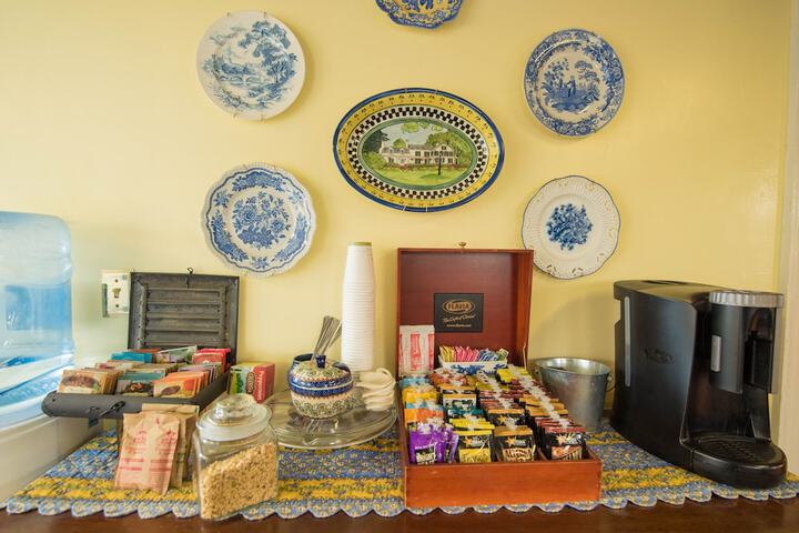 Breakfast/Coffee Service 40 of 54