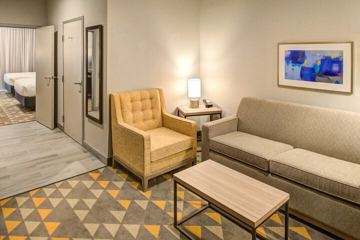 Room 32 of 54