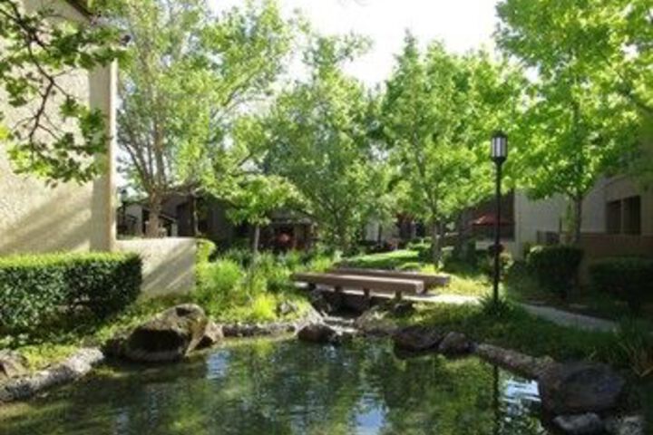 Global Luxury Suites Near Canyon Lakes