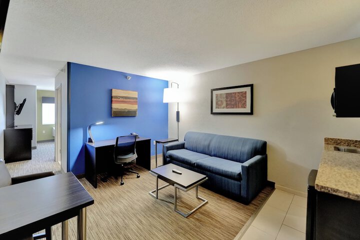 Room 119 of 163