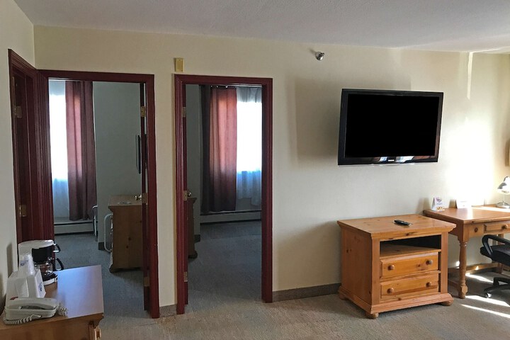 Room 32 of 58