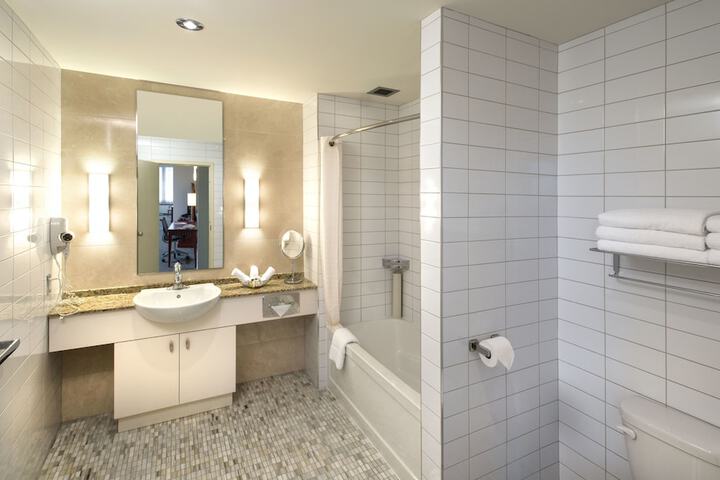 Le Square Phillips Hotel & Suites