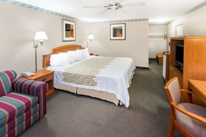 Room 21 of 43
