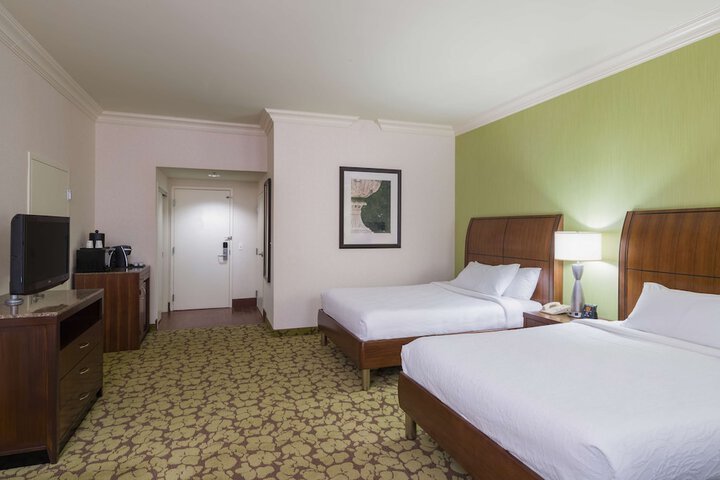 Hilton Garden Inn Edison / Raritan Center