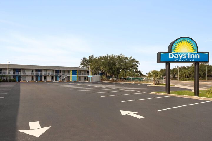 Days Inn by Wyndham Apopka / Orlando