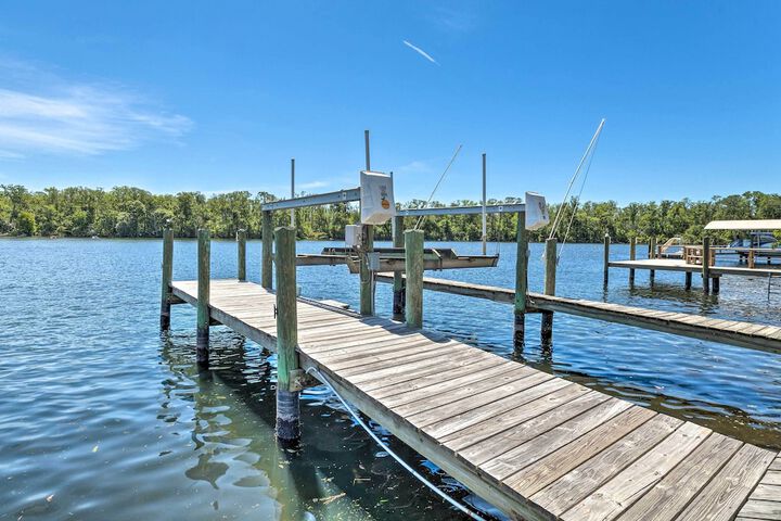 Anglers Getaway: Homosassa Home w / Boat Dock!