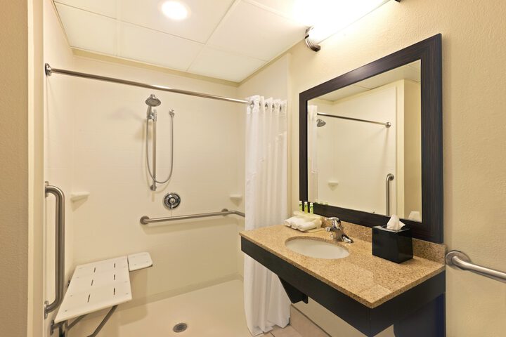 Holiday Inn Express Hotel & Suites Colby by IHG