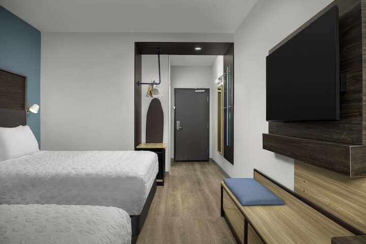 Room 18 of 35