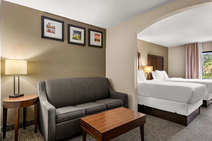 Room 17 of 39