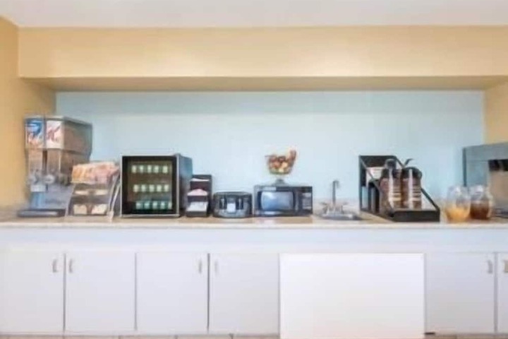 Breakfast/Coffee Service 14 of 15